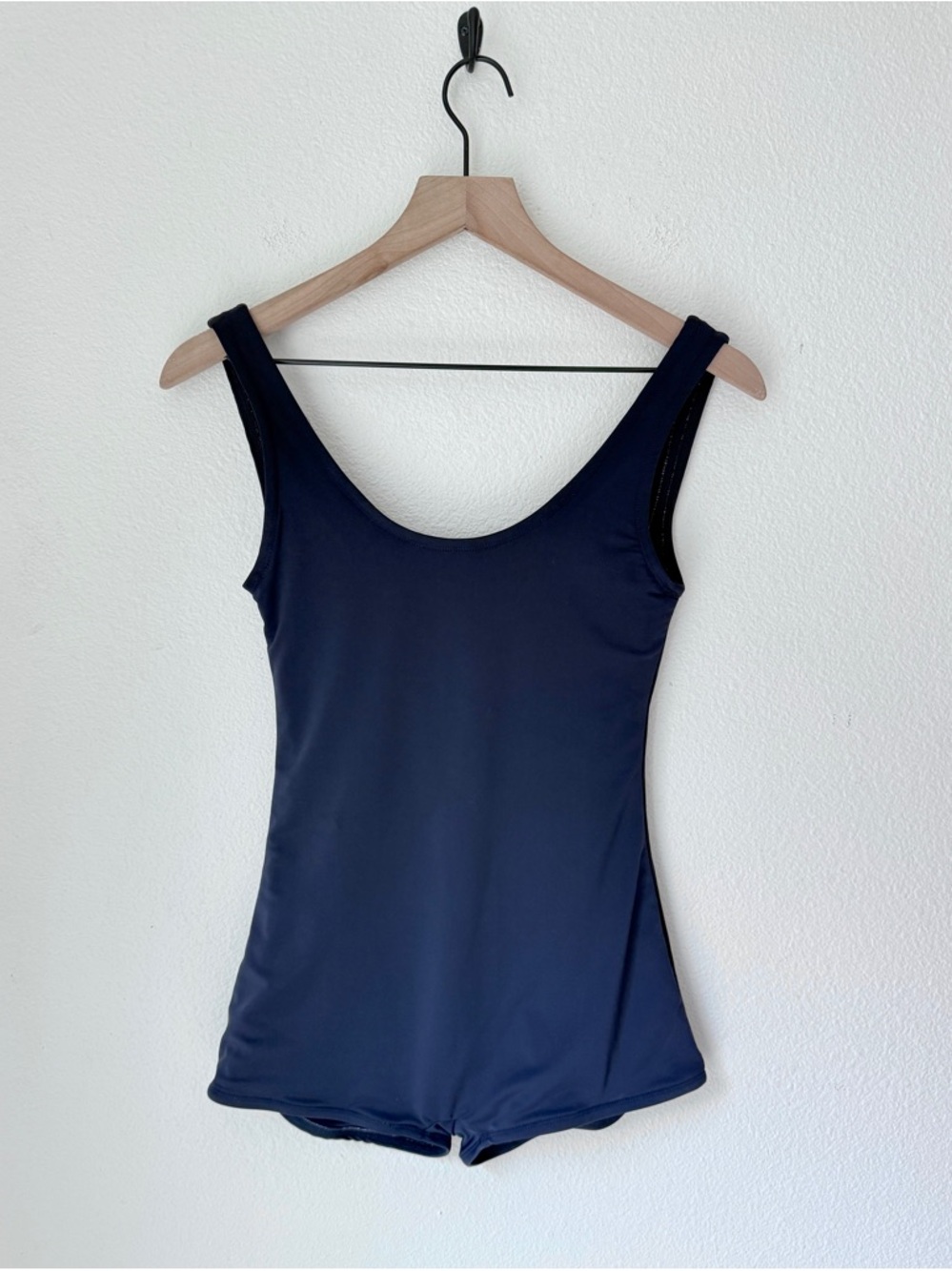Sunja Link Boyshort Navy Scoop-Neck One-Piece Swimsuit - Small/1 - Like New